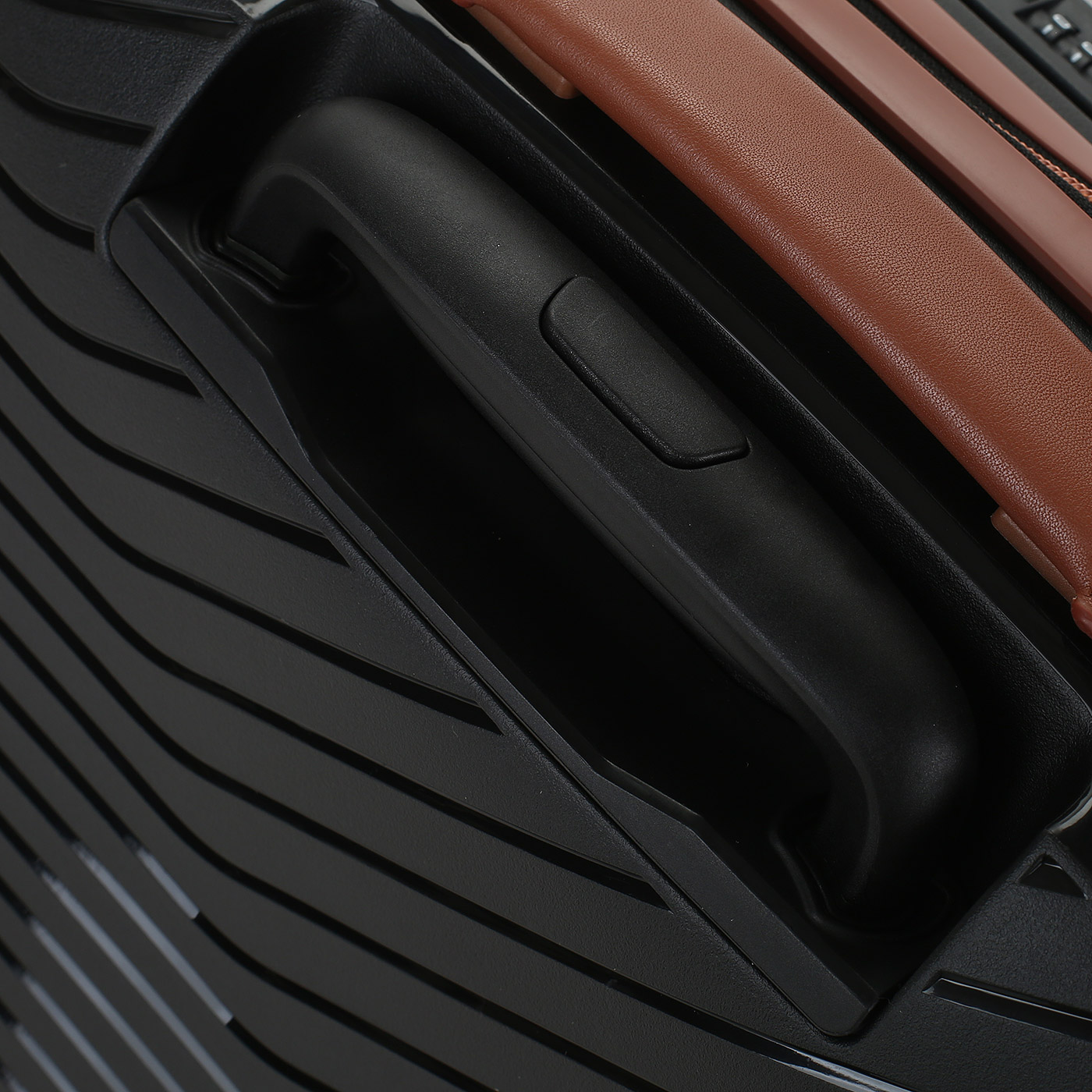 Чемодан  из полипропилена с кодовым замком Eberhart Delight DLX