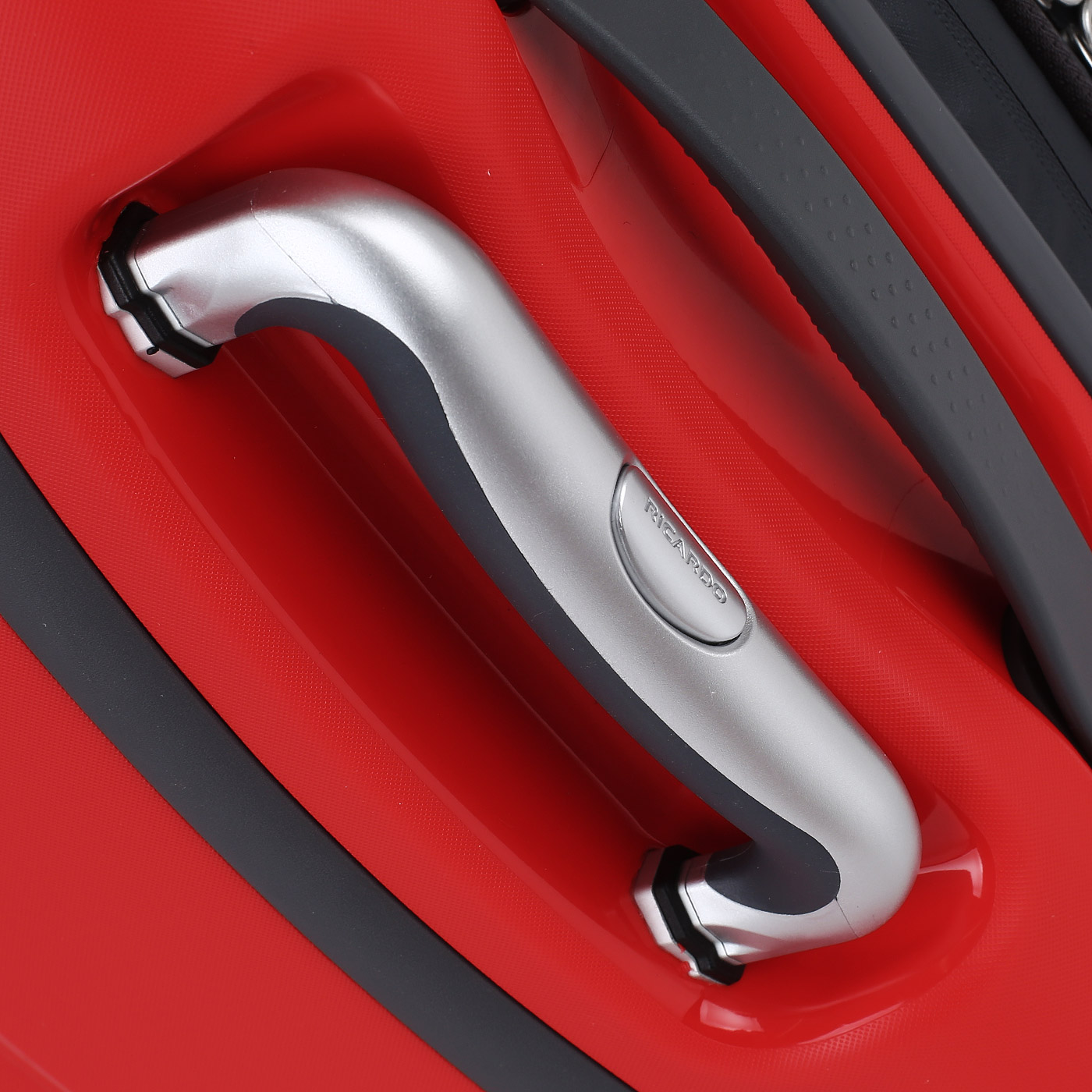 Чемодан средний M из полипропилена с кодовым замком Ricardo Mendocino