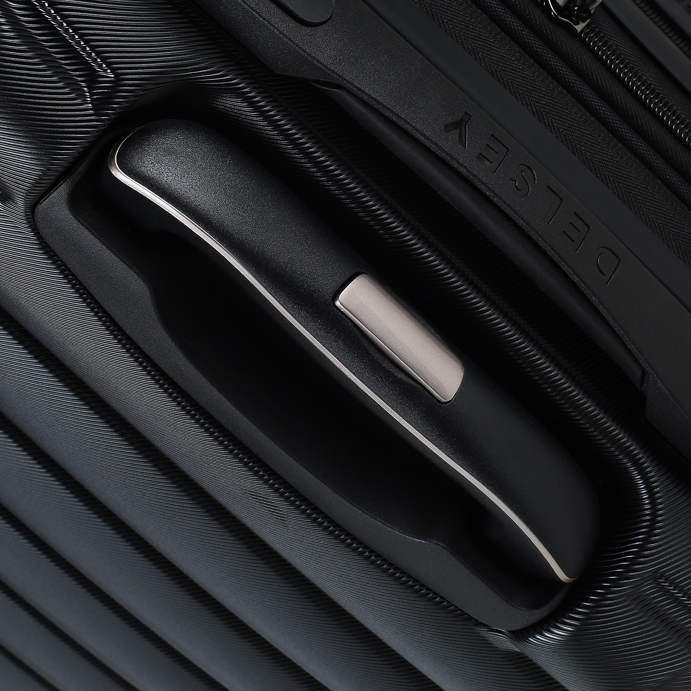 Чемодан маленький S из поликарбоната Delsey Shadow 5.0