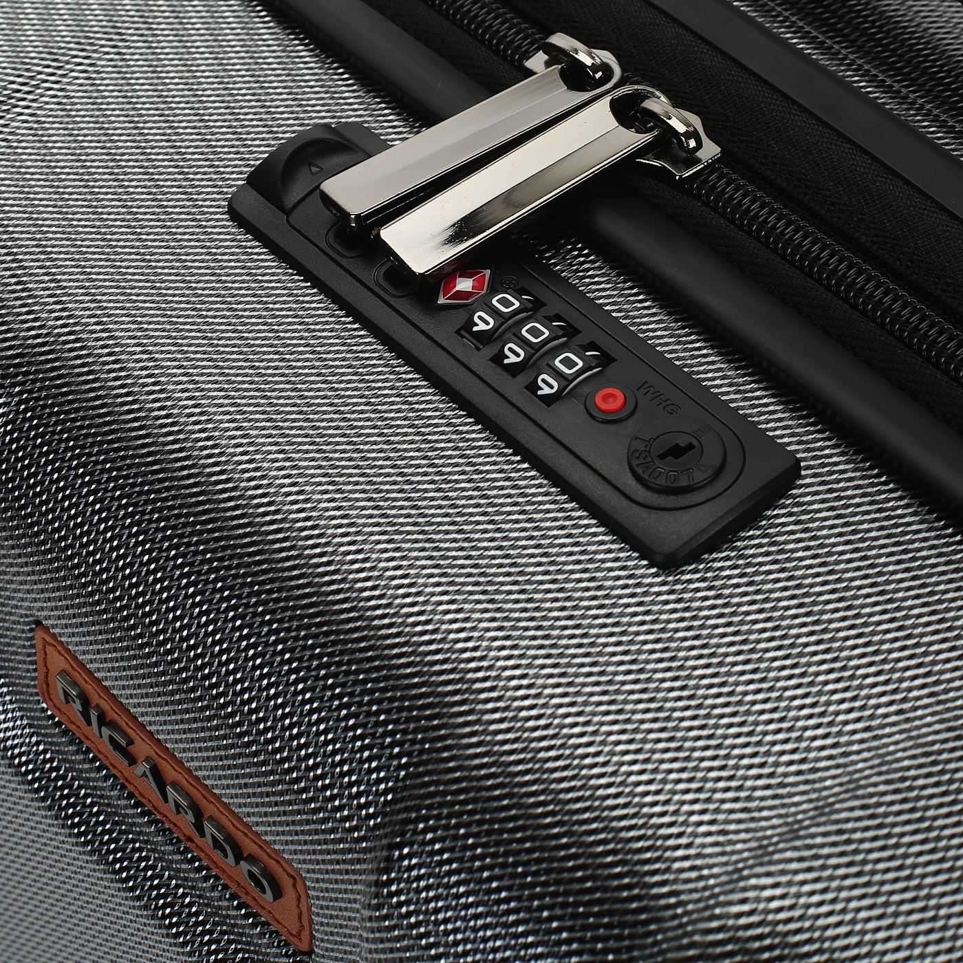 Чемодан маленький S из поликарбоната с кодовым замком Ricardo Beverly Hills Cabrillo 2.0