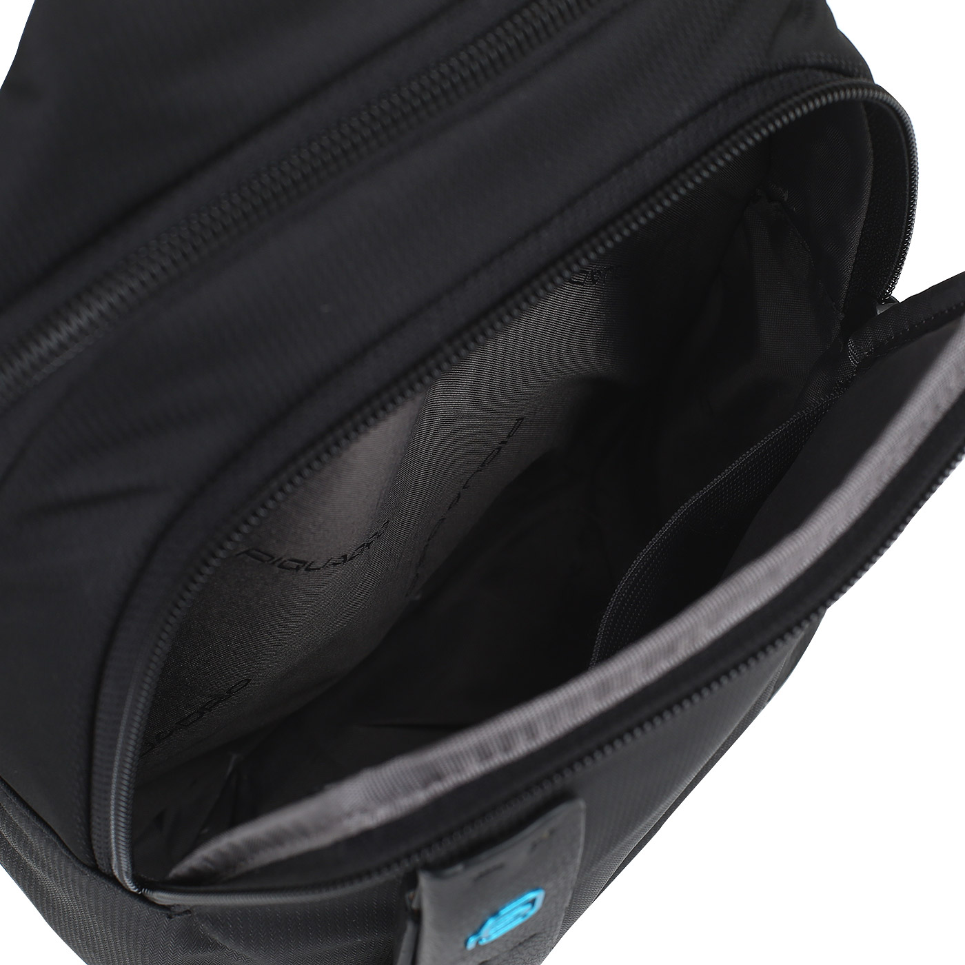 Сумка на плечо Piquadro P16