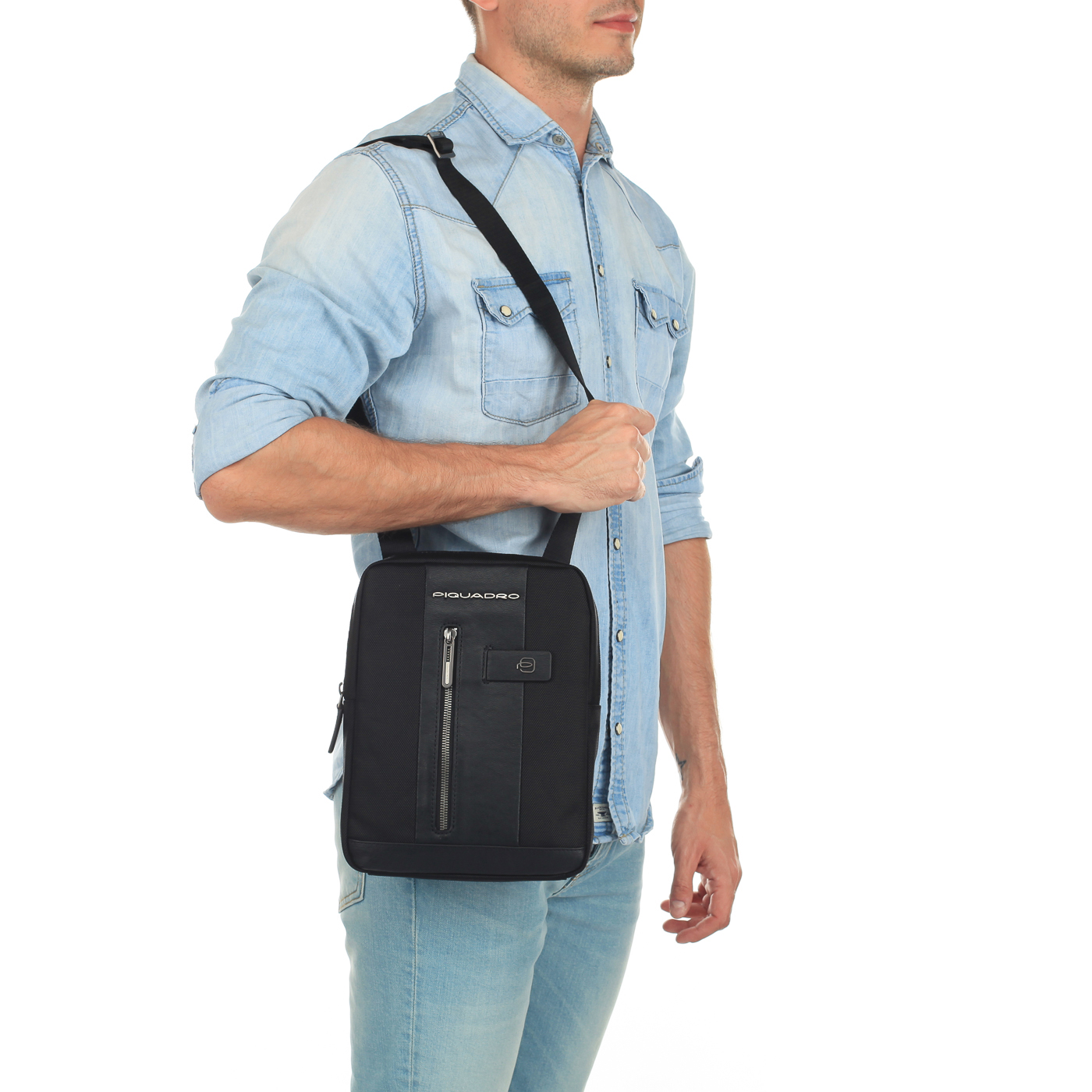 Черная сумка-планшет Piquadro Brief
