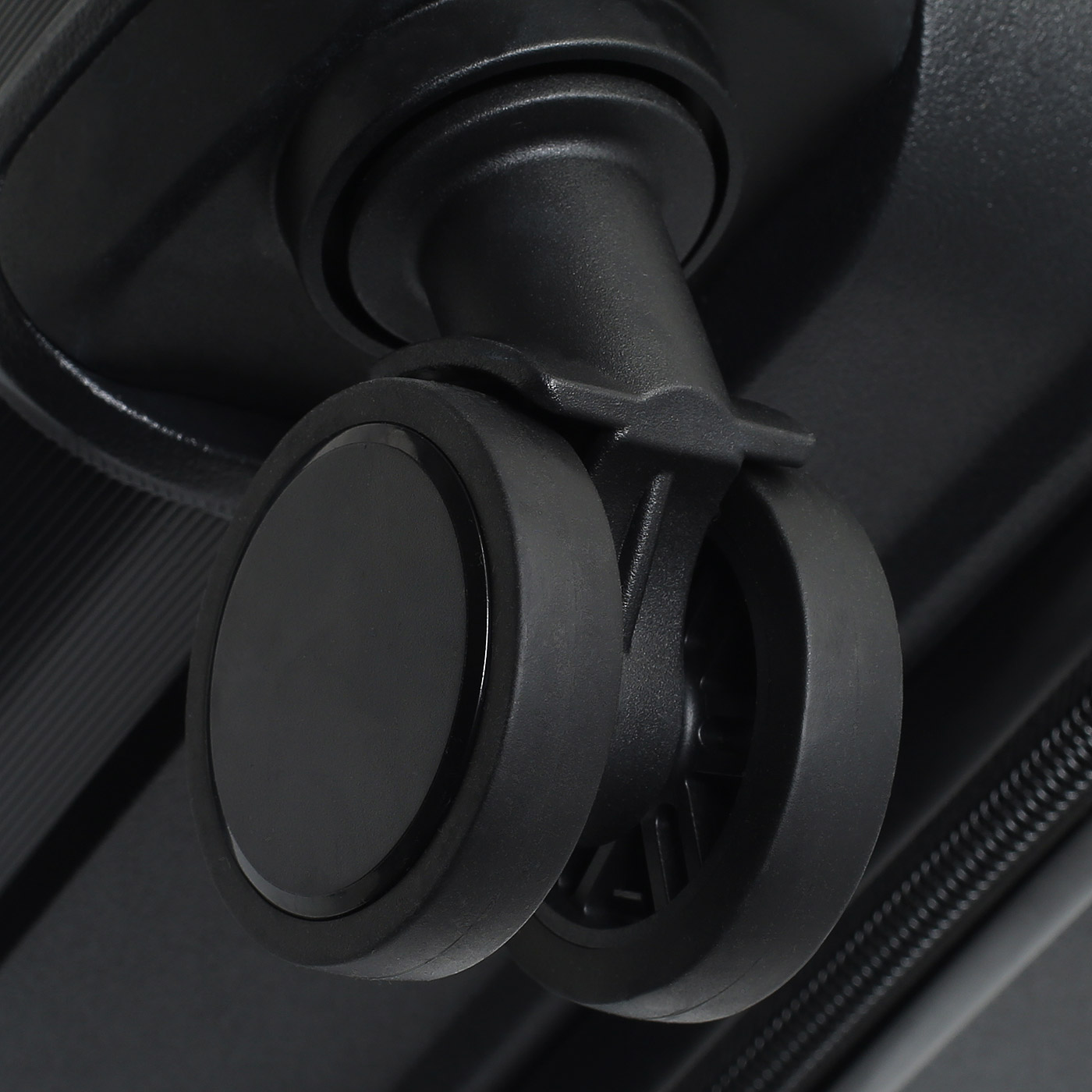 Чемодан средний M из полипропилена Stevens Chrome