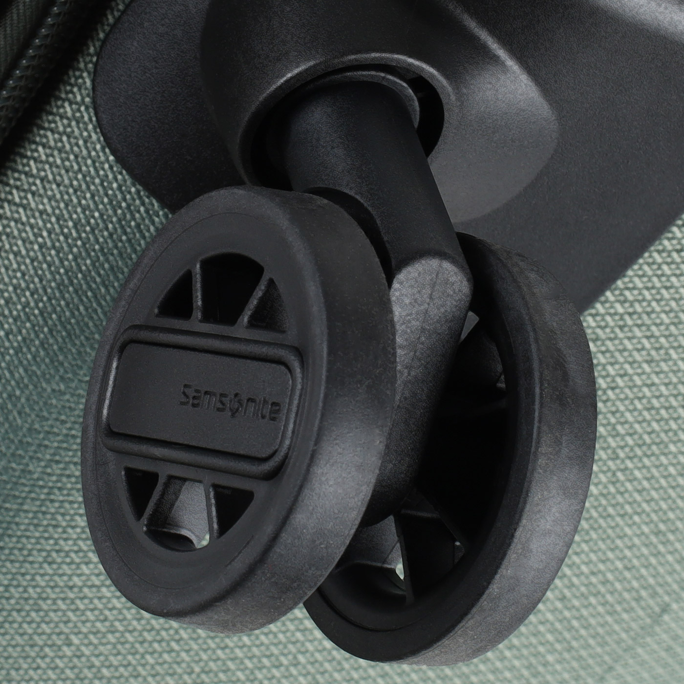 Чемодан большой L  Samsonite Vaycay