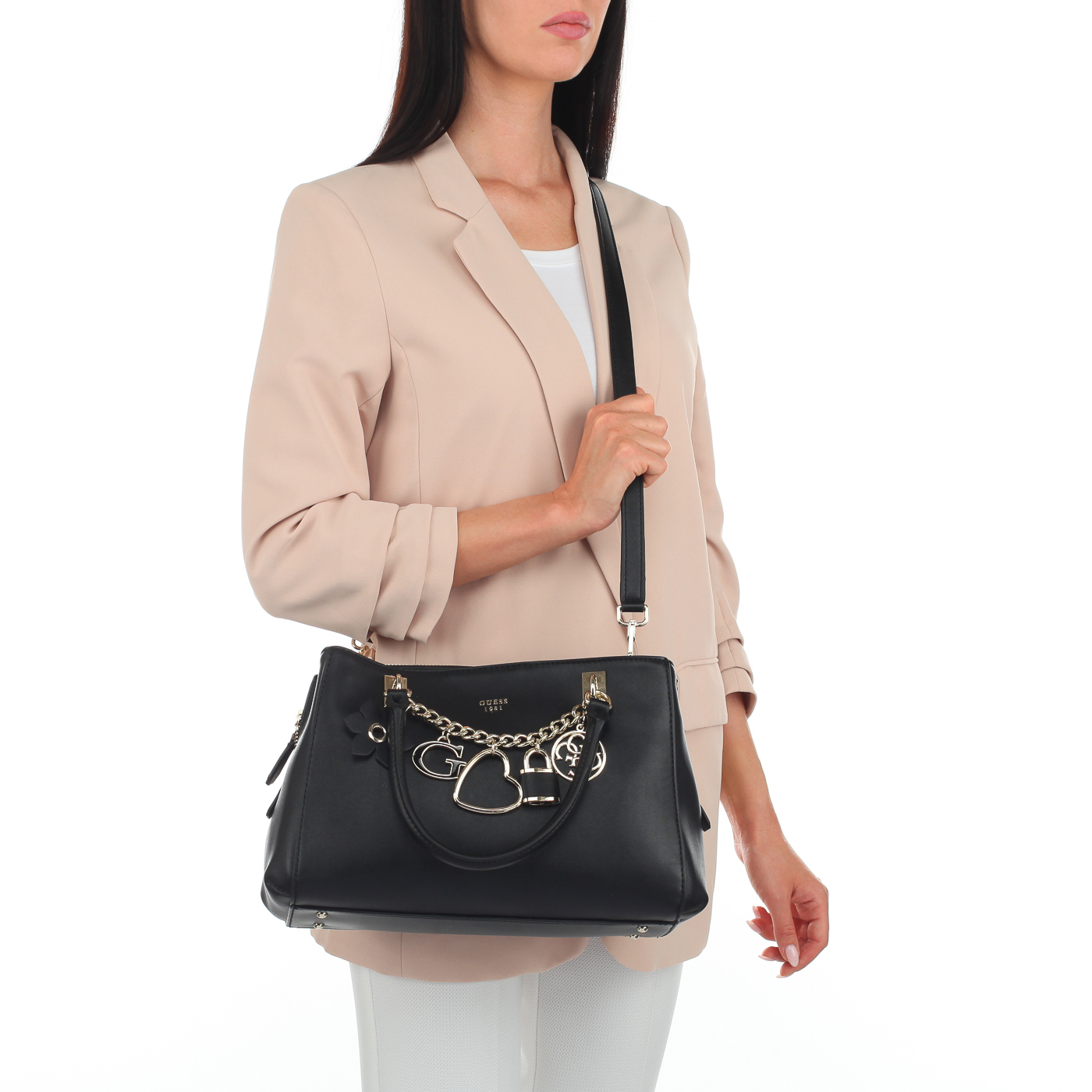 Черная сумка с декором Guess Hadley