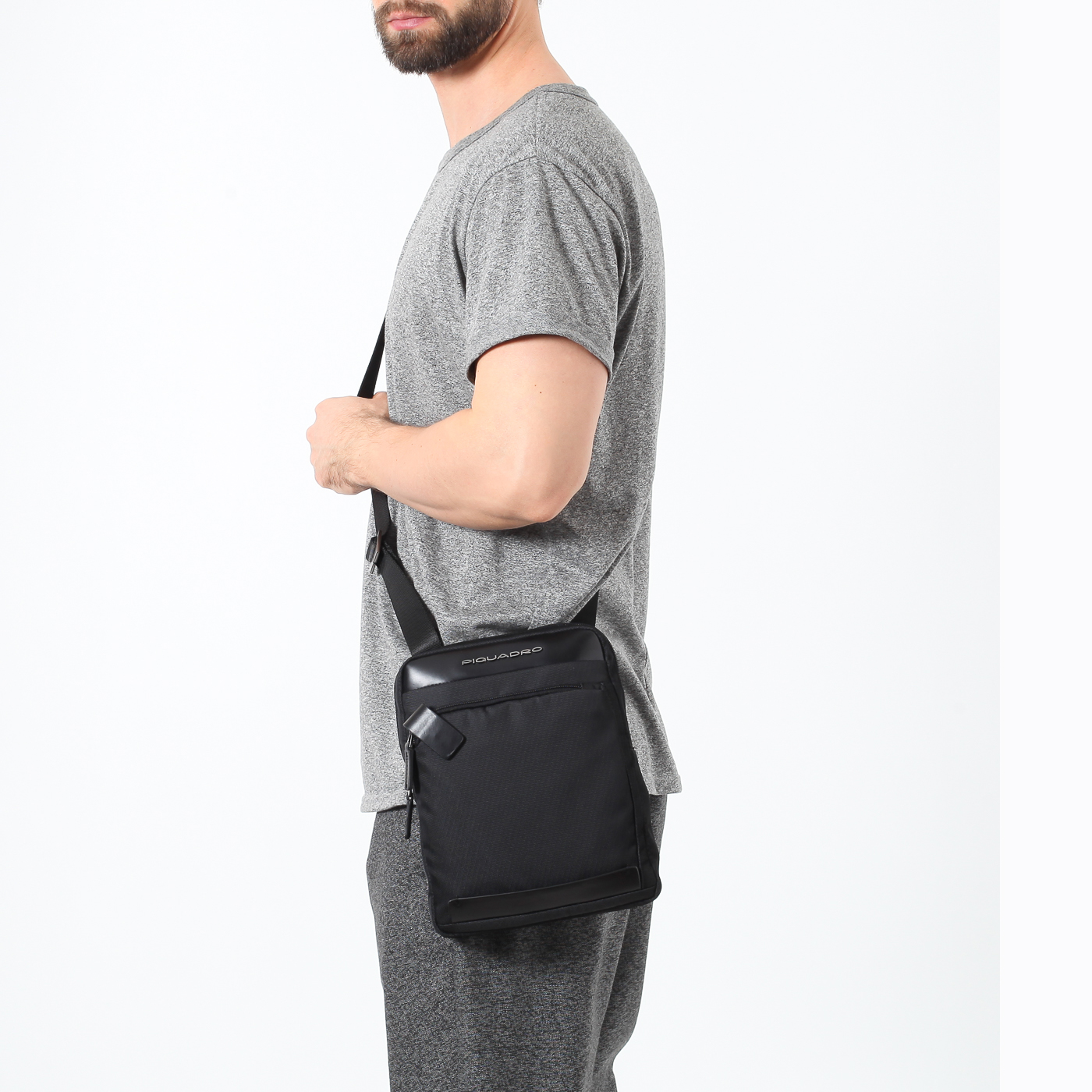 Черная сумка через плечо Piquadro Klout