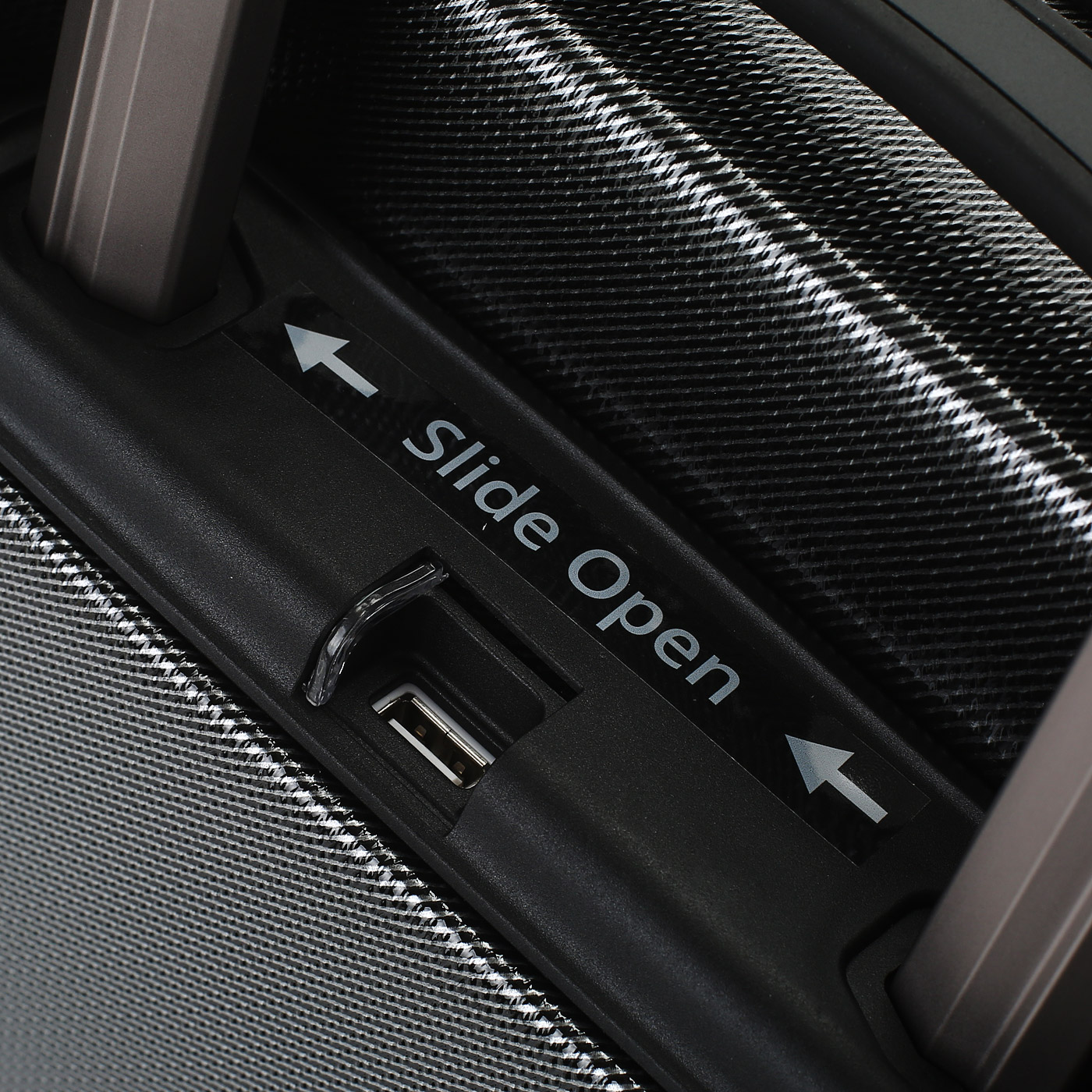 Чемодан маленький S из поликарбоната с кодовым замком Ricardo Beverly Hills Cabrillo 2.0