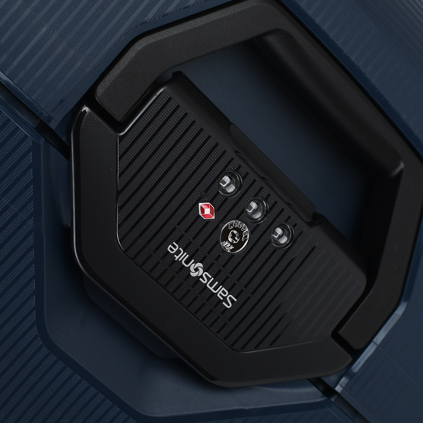 Чемодан большой L из полипропилена с кодовым замком Samsonite Magnum ECO