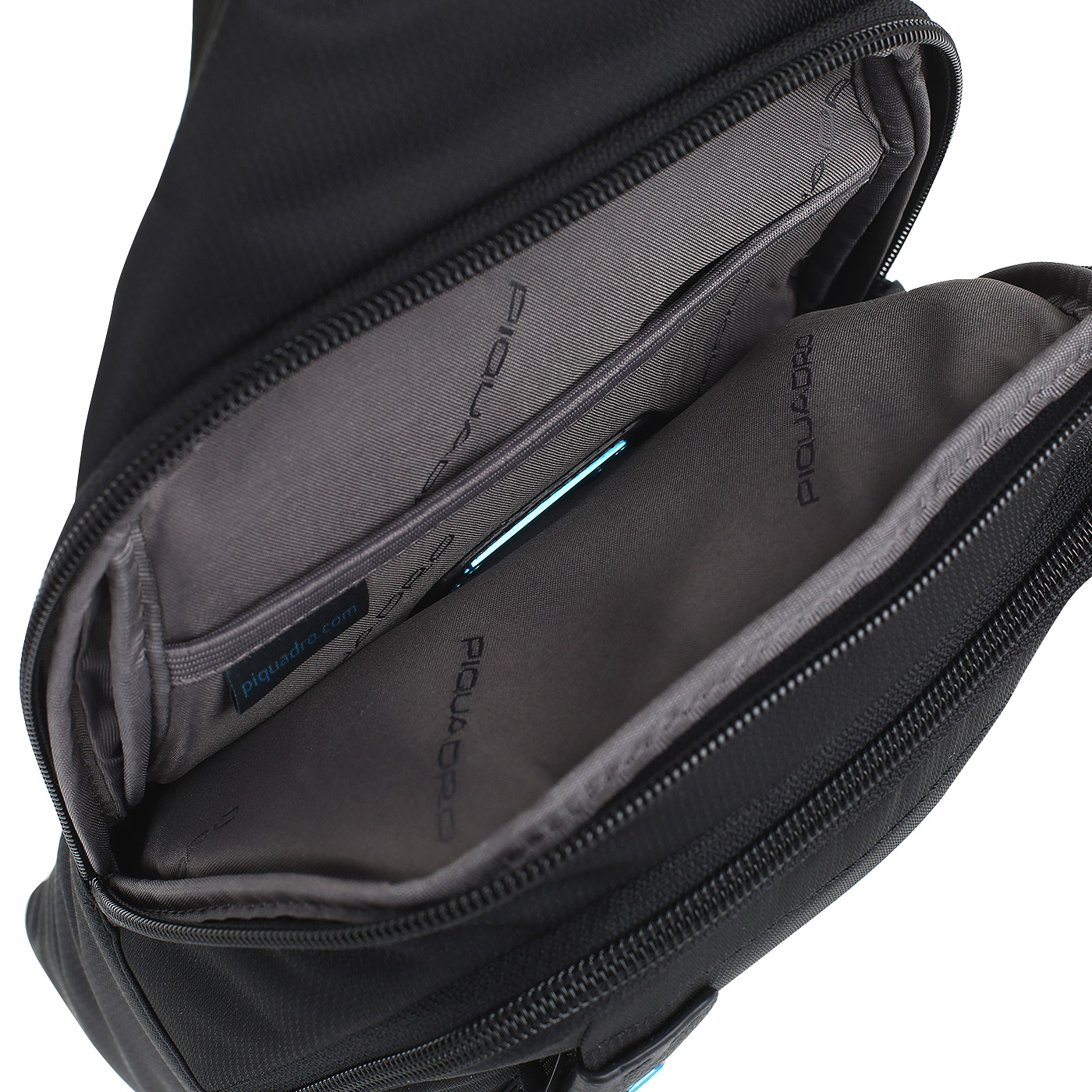 Сумка на плечо Piquadro P16