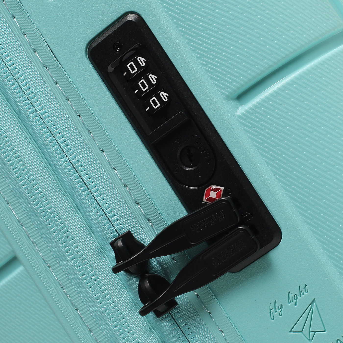 Чемодан на колесах American Tourister Dashpop