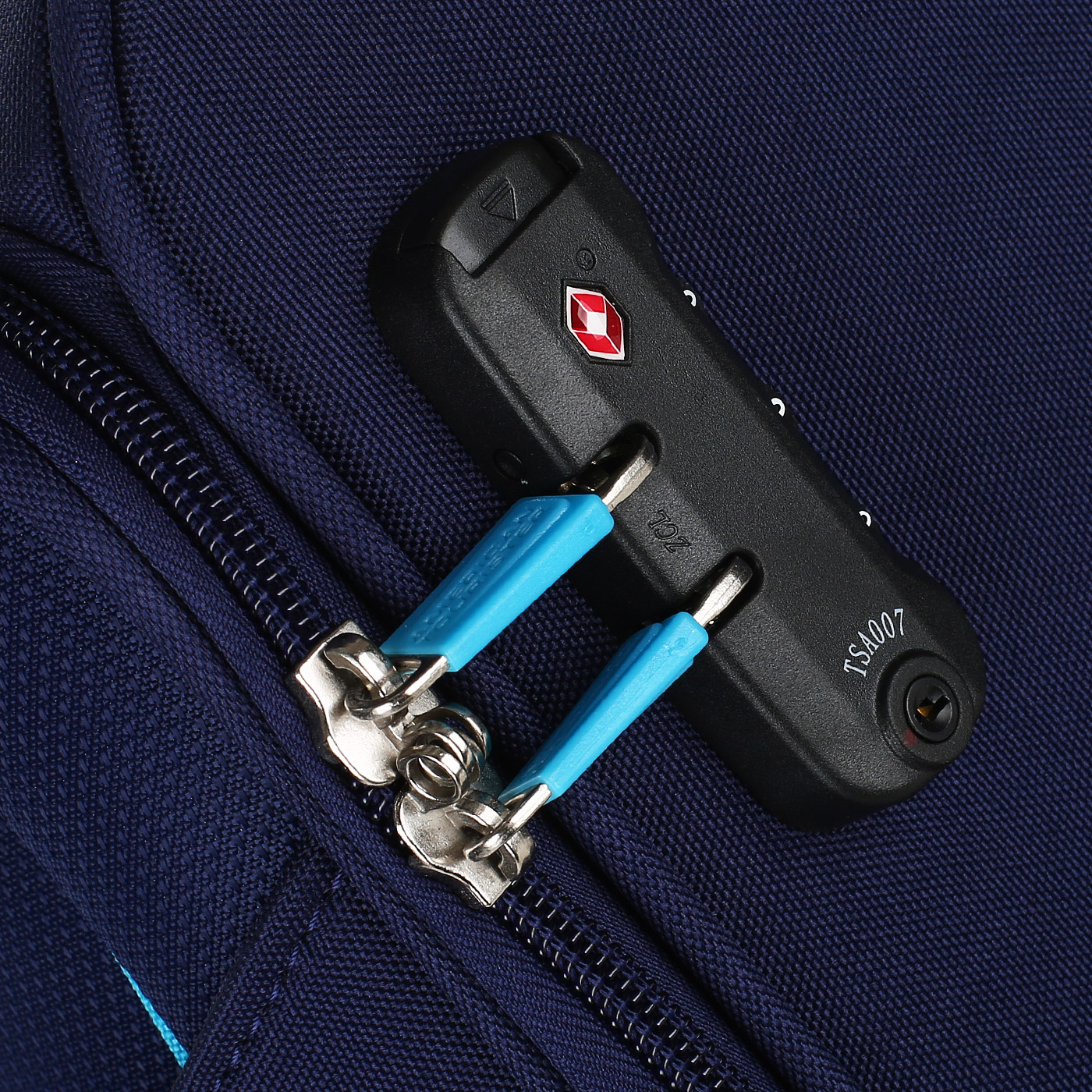 Чемодан большой L тканевый с кодовым замком American Tourister Holiday Heat