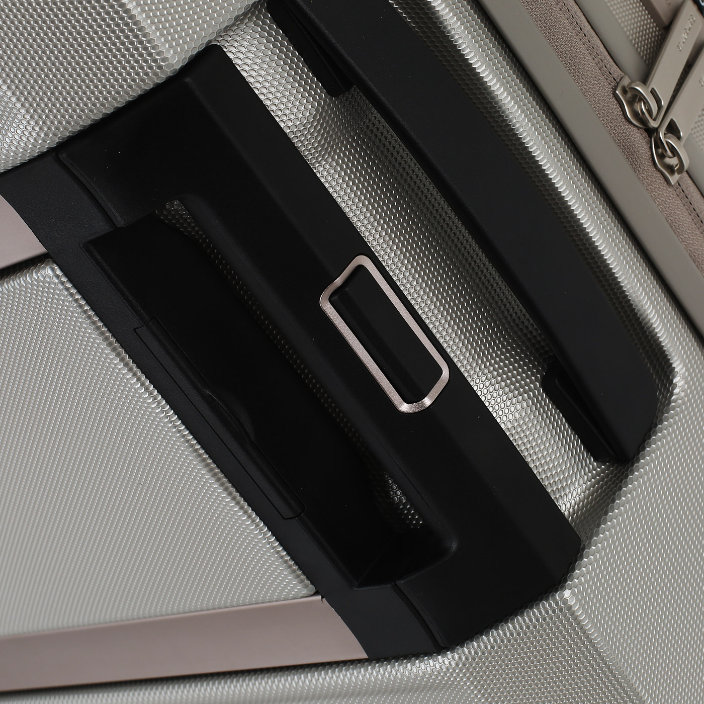 Чемодан средний M из поликарбоната Samsonite Prodigy