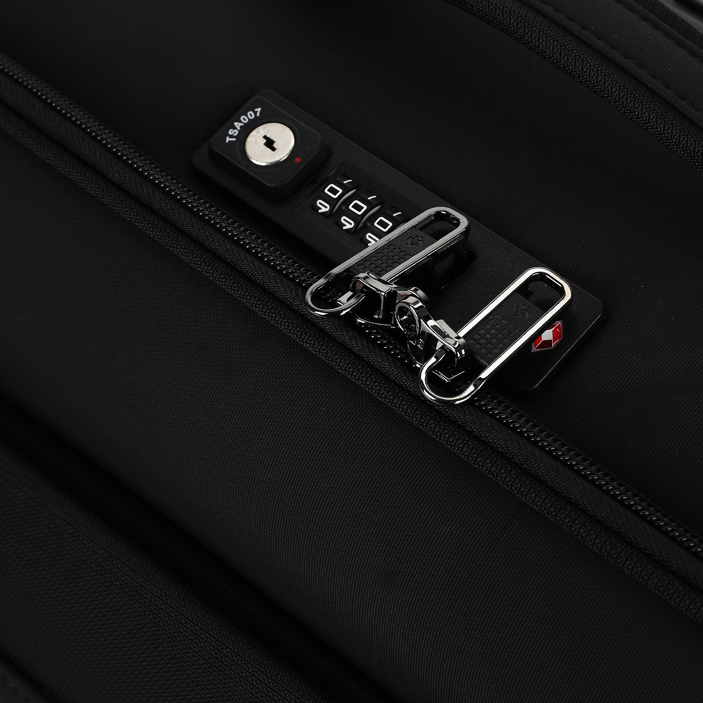 Чемодан для ручной клади тканевый с кодовым замком Samsonite Airea