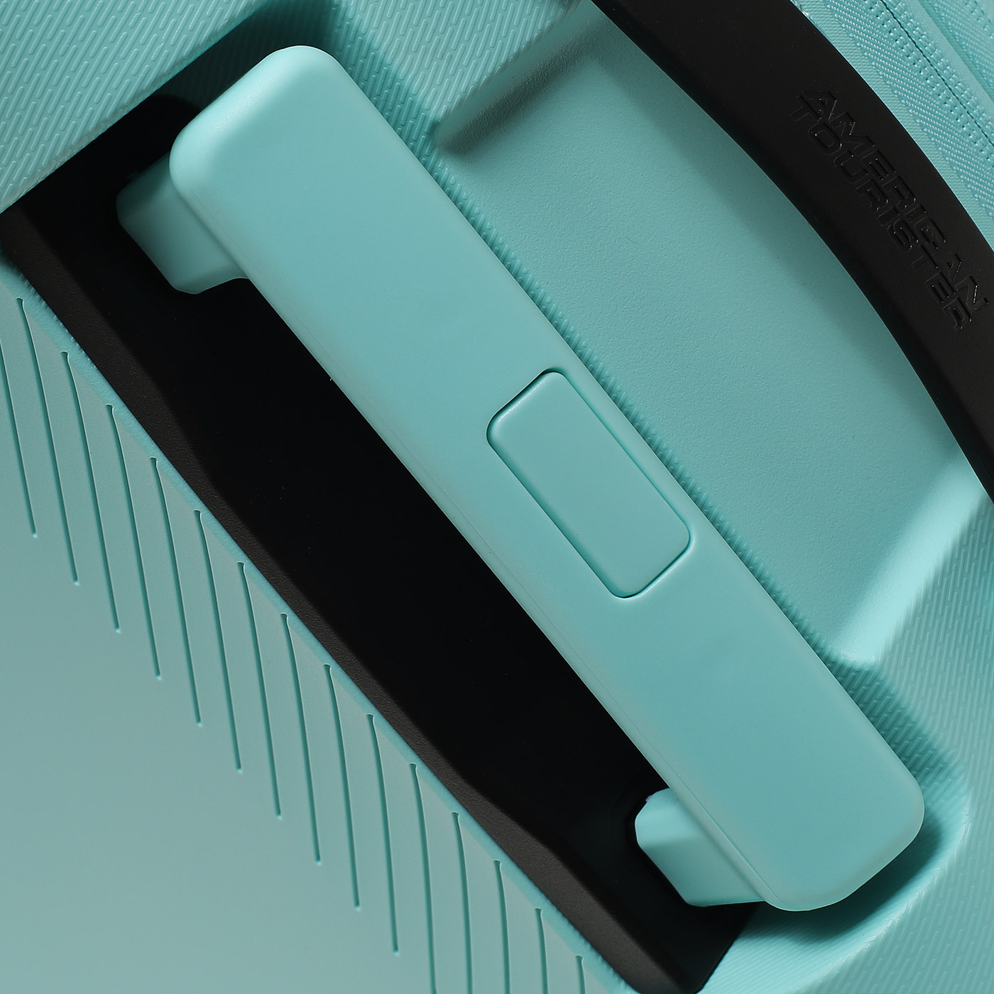 Чемодан на колесах American Tourister Dashpop