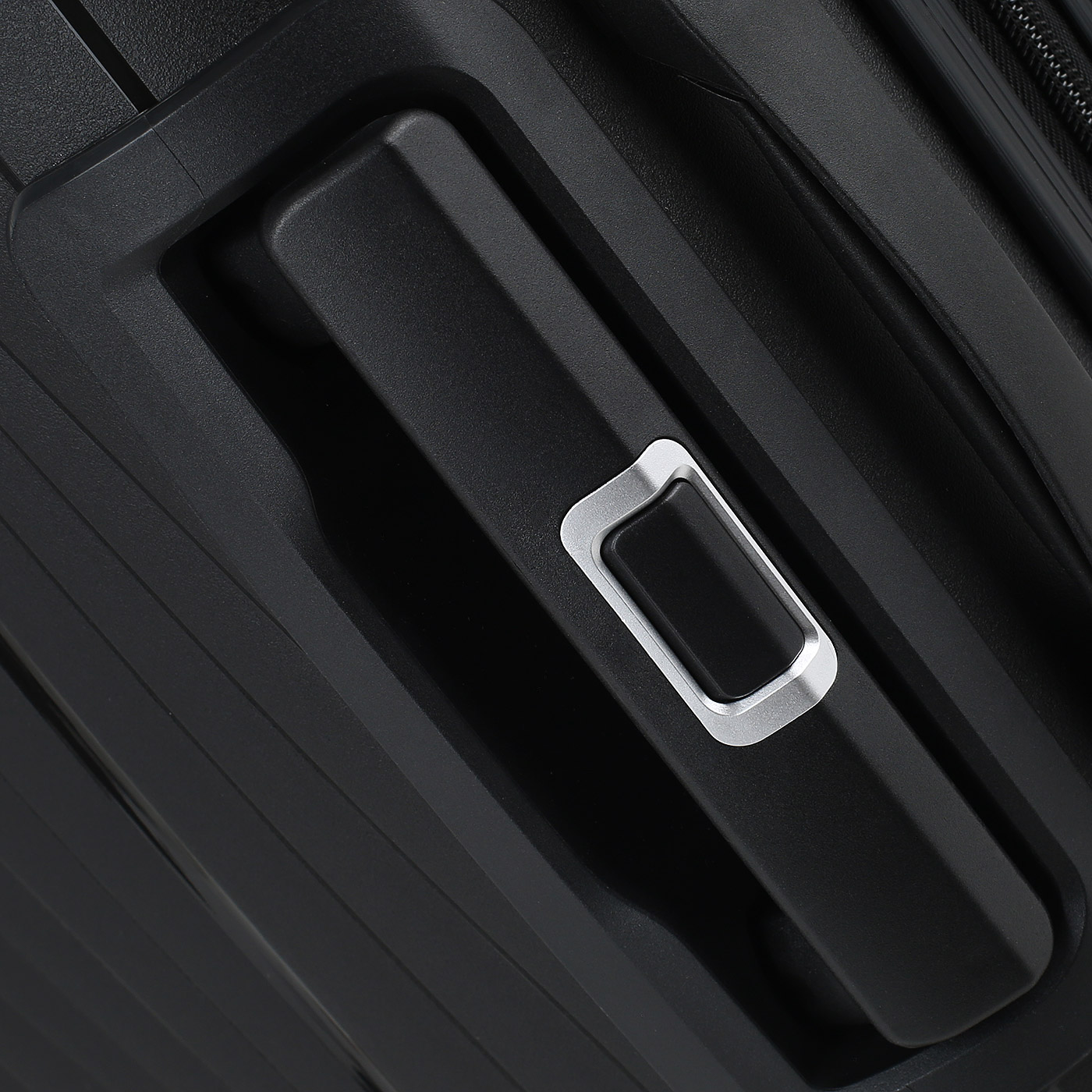 Чемодан средний M из полипропилена Sun Voyage Elite